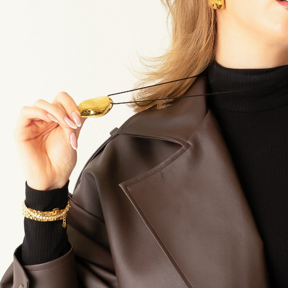 Kordel-Halskette mit Anhänger – 18 Karat vergoldet