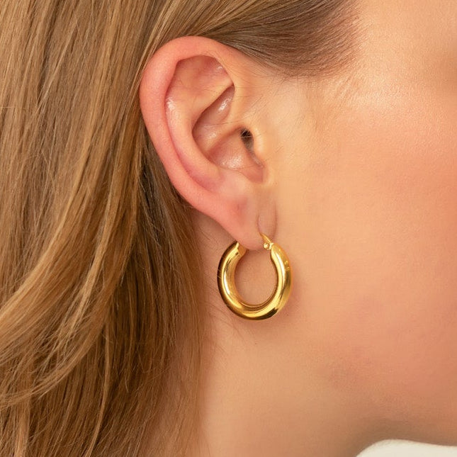 Klobige, polierte Creolen – 18 Karat vergoldeter Edelstahl