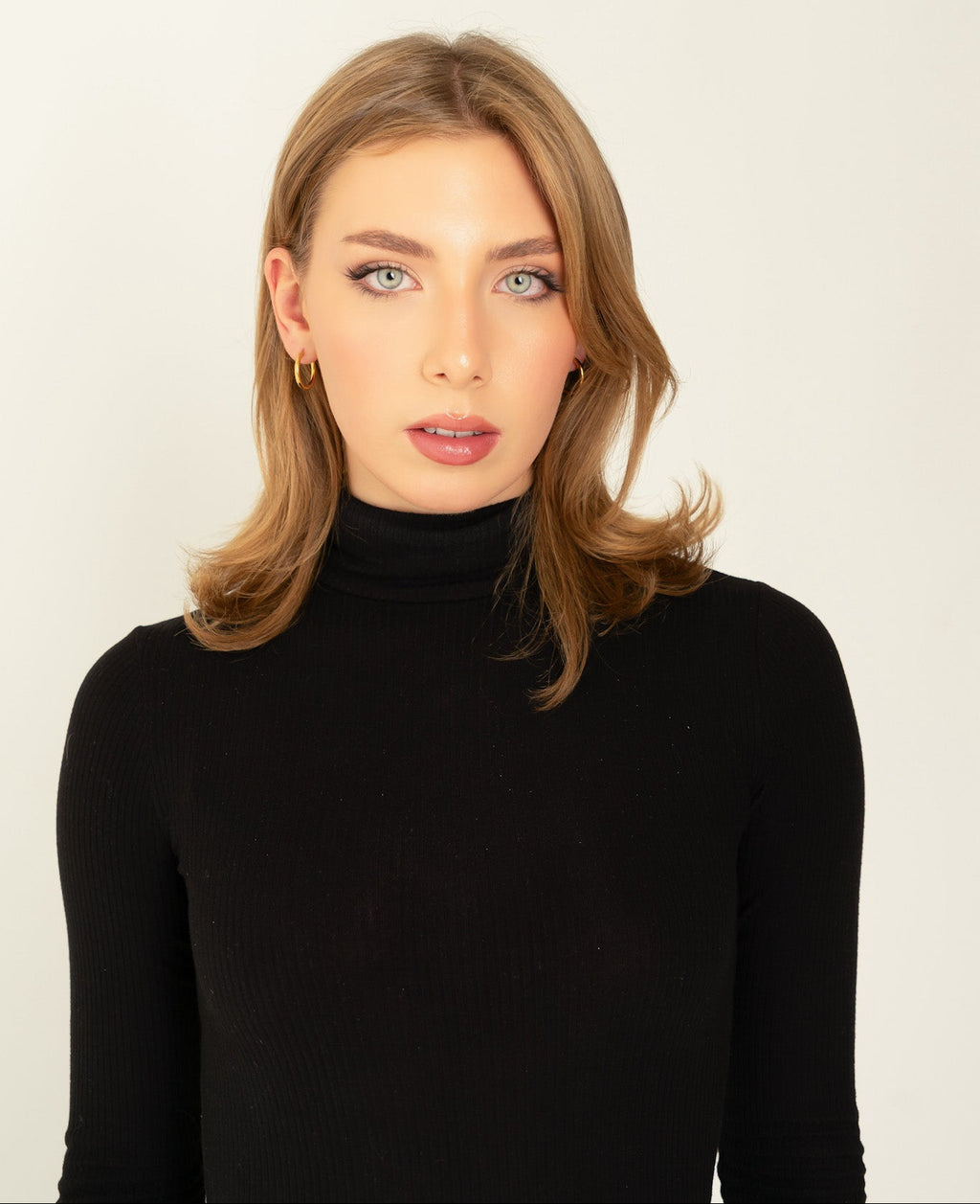 Minimalistische kleine Creolen