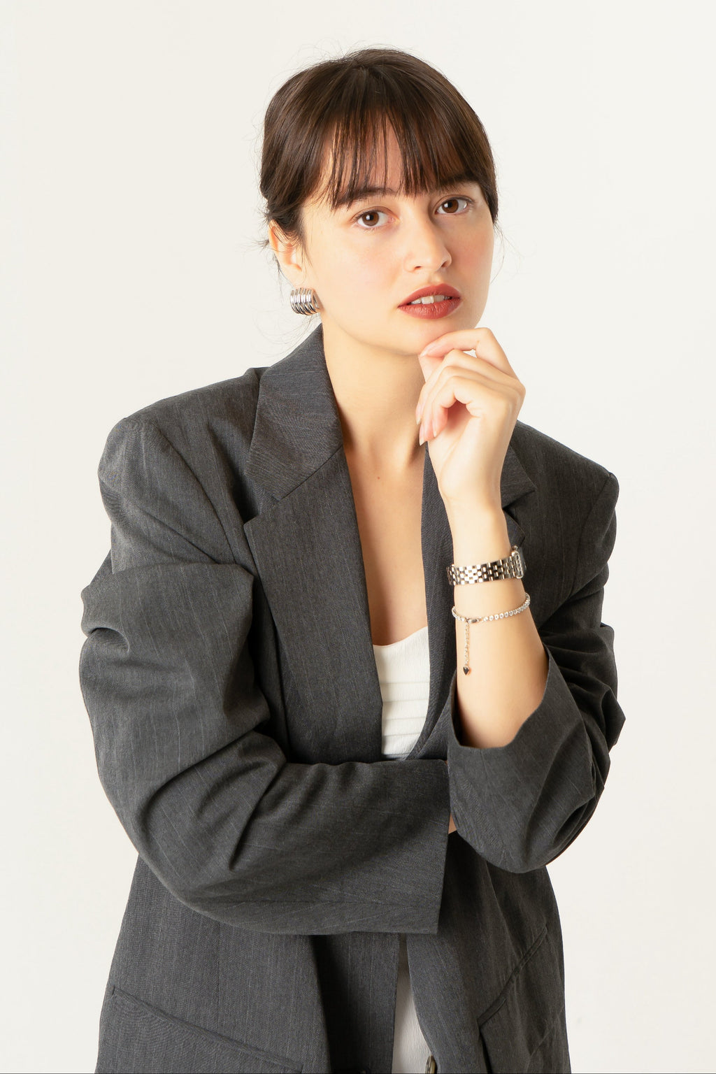 PERLÉVA Margoux – Klobige Creolen mit geriffelten Kanten – Silber