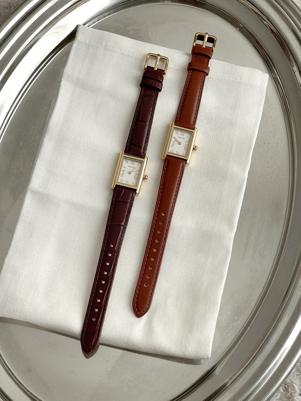 (Exklusiv am Black Friday) Evie Geschenkset – Goldene Uhr + Armbänder aus Krokodilleder und Glattleder, Braun