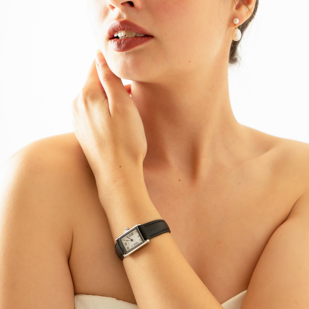 PERLÉVA Glattlederarmband – Schwarz/Silber