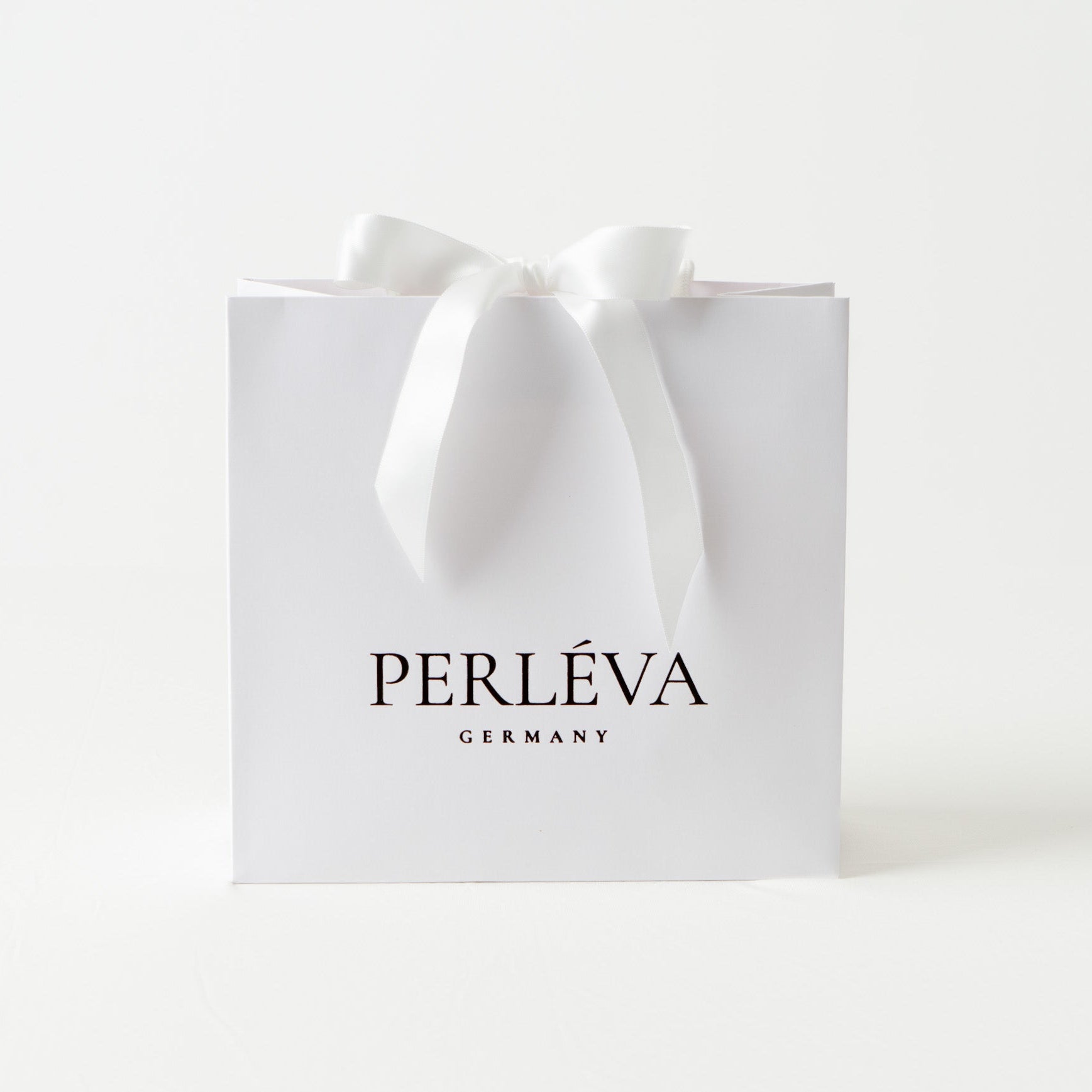 (Exklusiv am Black Friday) Evie Geschenkset – Silberne Uhr + Anna Armreif + Elise Tennisarmband